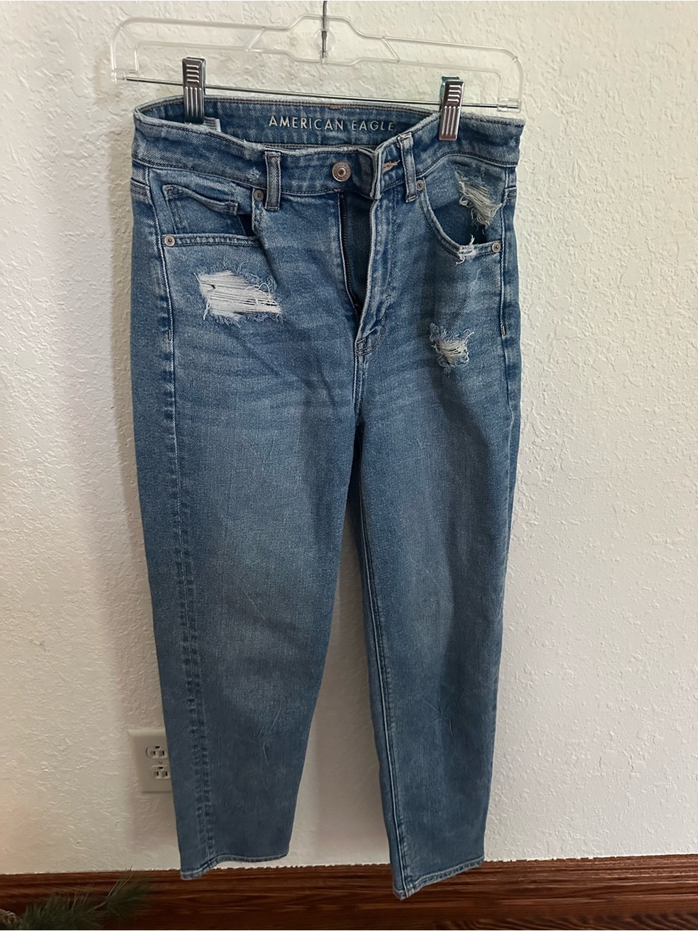 American Eagle Outfitters Boyfriend Jeans — Medium Blue Distressed